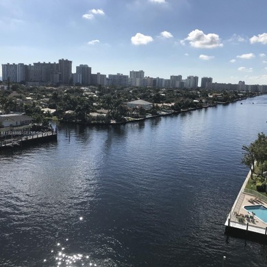 This charming condo in Fort Lauderdale, FL was built in 1978 and
