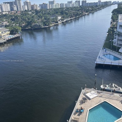 This charming condo in Fort Lauderdale, FL was built in 1978 and