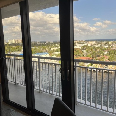 This charming condo in Fort Lauderdale, FL was built in 1978 and