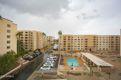 This open floor plan, with 2-bedrooms and 2 bathrooms. The