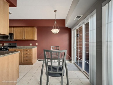 Beautiful and spacious second floor condo in the heart of Tinley