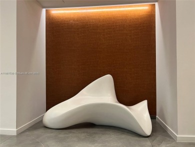 Live in the heart of Downtown Brickell in this modern 1 bed, 1