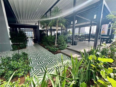 PRICE TO SELL. INCREDIBLE SOUTH VIEW TO MIAMI SKYLINE. NO RENTAL