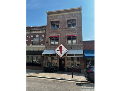 Excellent retail office building in dwntwn Blgs. Located across