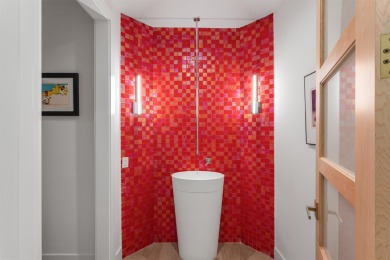 Blending contemporary architecture with lofty urban chic, this