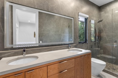 Blending contemporary architecture with lofty urban chic, this