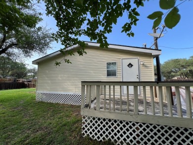 Charming Country Manufactured Home on Over a Quarter