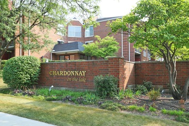 Very rare 3 Bedroom, 2 Bath, 1st Floor End Unit in Chardonnay on