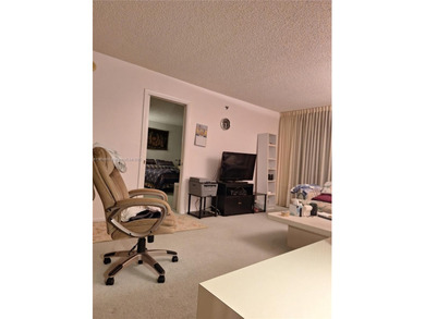 Spacious & Well-maintained a 2 bed/2 bath condo in a Great 55+