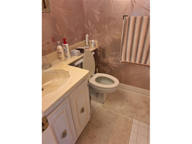 Spacious & Well-maintained a 2 bed/2 bath condo in a Great 55+