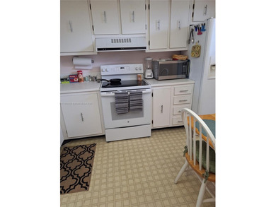 Spacious & Well-maintained a 2 bed/2 bath condo in a Great 55+