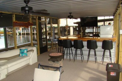 Motivated Seller....Bring Offers...  2bed/2bath Home.... Welcome