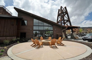 TWO KING BEDS! Great value investment or residence studio