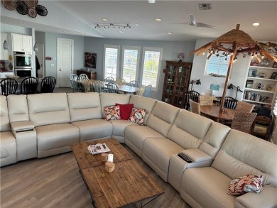 BEACH VIEWS!! 150 steps to the beach walkover even less to pool