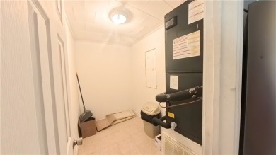 Looking for a cozy getaway spot or a charming short-term rental