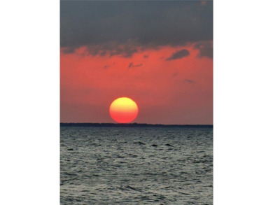 Looking for a cozy getaway spot or a charming short-term rental