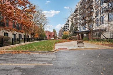 Bright, move-in ready 2BD/2BA loft in University Village with