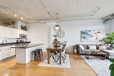 Bright, move-in ready 2BD/2BA loft in University Village with