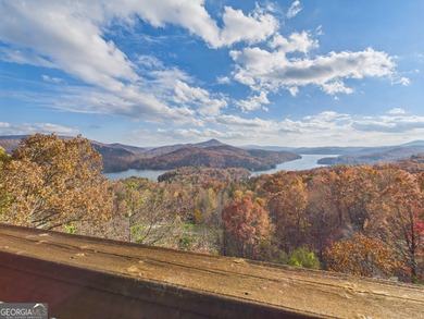 First time on market - Waterfall at Lake Burton Signature