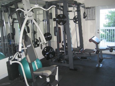 CORNER UNIT, BEAUTIFUL CONDO, OPEN BALCONY, KITCHEN WITH GRANITE