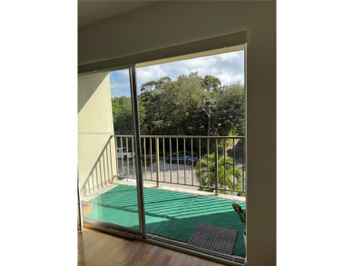 Beautiful and spacious 1 bed/1 bath condo, unit has tile and