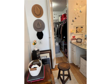 Beautiful and spacious 1 bed/1 bath condo, unit has tile and