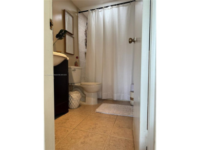 Beautiful and spacious 1 bed/1 bath condo, unit has tile and