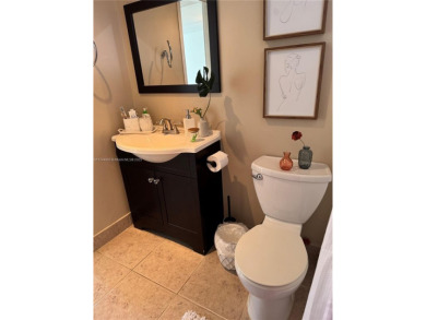 Beautiful and spacious 1 bed/1 bath condo, unit has tile and