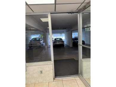 Beautiful and spacious 1 bed/1 bath condo, unit has tile and