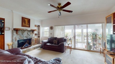 Direct waterfront luxury penthouse unit with spectacular views