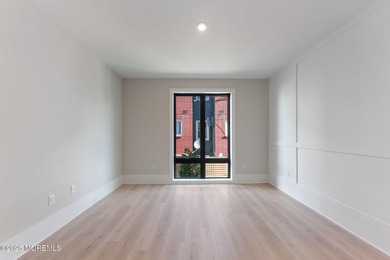 Better than New...Never lived in AND ready! Less than 2 blocks