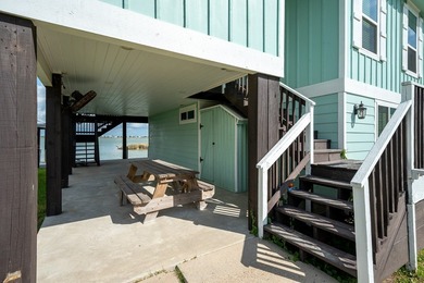122 Bufflehead Ln, Rockport, TX -- Wake up to sprawling water