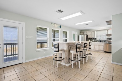 122 Bufflehead Ln, Rockport, TX -- Wake up to sprawling water