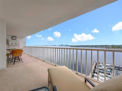 Breathtaking waterfront views of the Open Bay and Bayshore