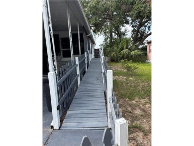 Welcome to your fully furnished Florida retreat in the