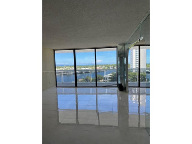 This bright and spacious residence is ideally located on East