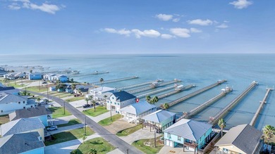 Escape to The Pearl of the Bay-an elite Copano Bayfront property