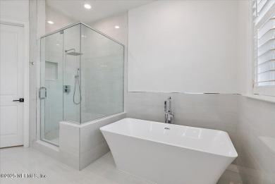 FULLY RENOVATED LUXURY TOWNHOME W/ ELEVATOR AND OUTSTANDING