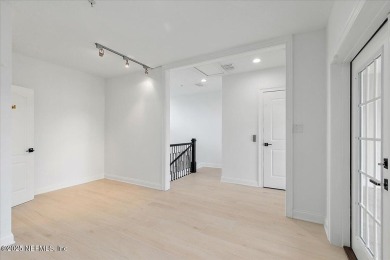 FULLY RENOVATED LUXURY TOWNHOME W/ ELEVATOR AND OUTSTANDING