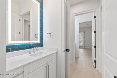 FULLY RENOVATED LUXURY TOWNHOME W/ ELEVATOR AND OUTSTANDING