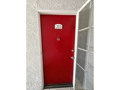 Welcome to one of the nicest condos in the beautiful Bluff