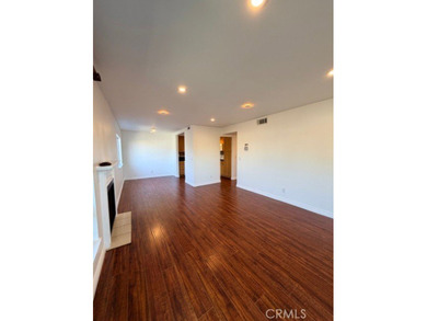 Welcome to one of the nicest condos in the beautiful Bluff