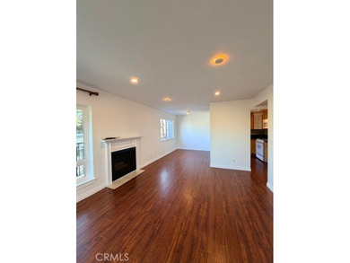 Welcome to one of the nicest condos in the beautiful Bluff