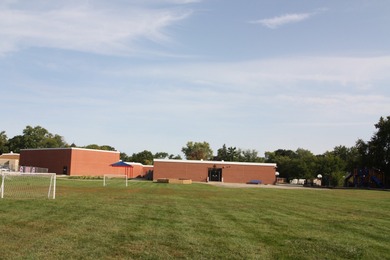 Prime Mixed-Use Commercial Office Building in the Heart of