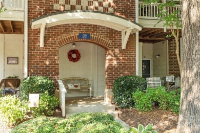 Welcome to this beautifully updated END UNIT in Spinnaker Reach