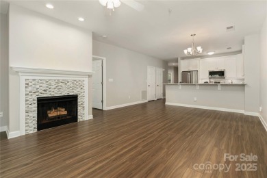 Welcome to this beautifully updated END UNIT in Spinnaker Reach