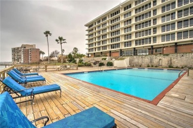 Ocean Drive with the ULTIMATE view. You can't get more water