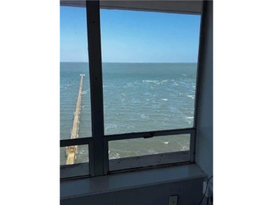 Ocean Drive with the ULTIMATE view. You can't get more water