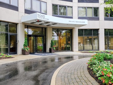 5000 Town Center living is a lifestyle! Professional on-site