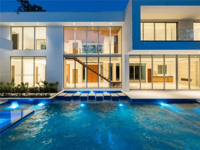 Villa Acqua di Gioia in the heart of North Pinecrest, blends